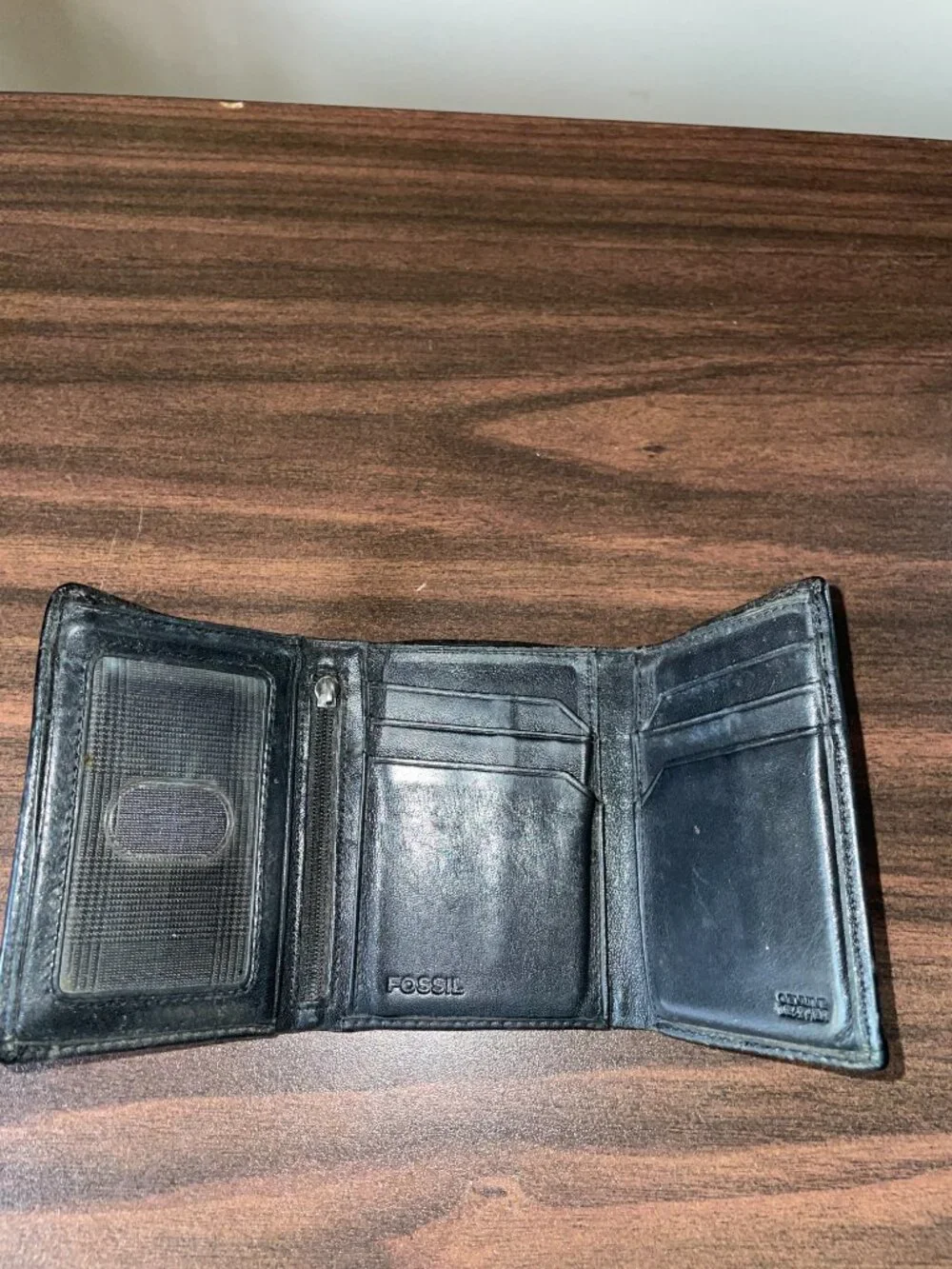 Fossil Black Genuine Leather Wallet — Multi Compartment Bifold Zip